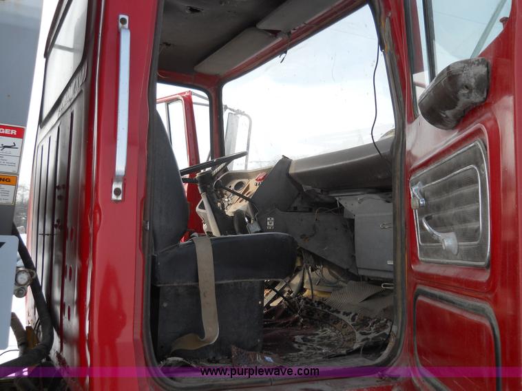 image for item 7790 1979 Ford 8000 dump truck