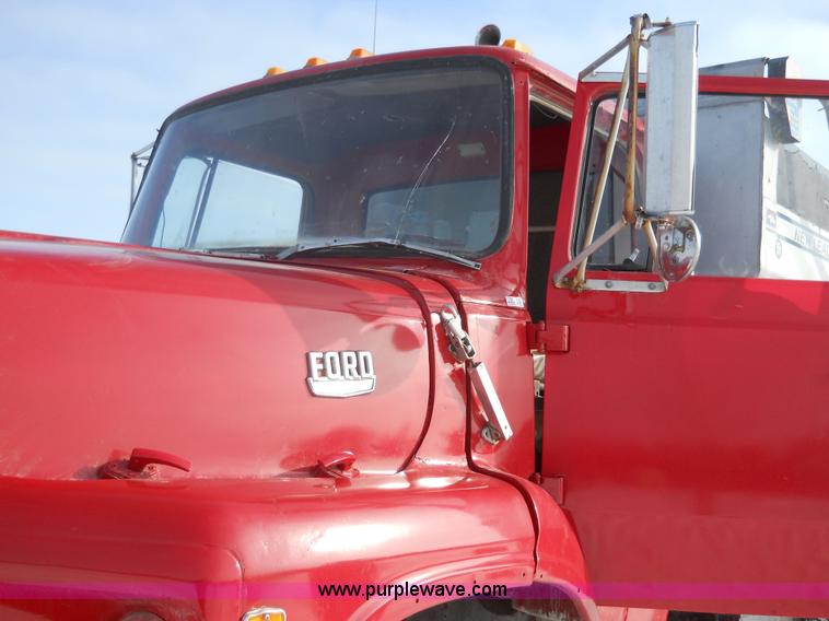 image for item 7790 1979 Ford 8000 dump truck