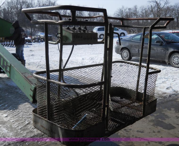 image for item 7792 1986 Condor 46 Qubic-8 elevating work platform