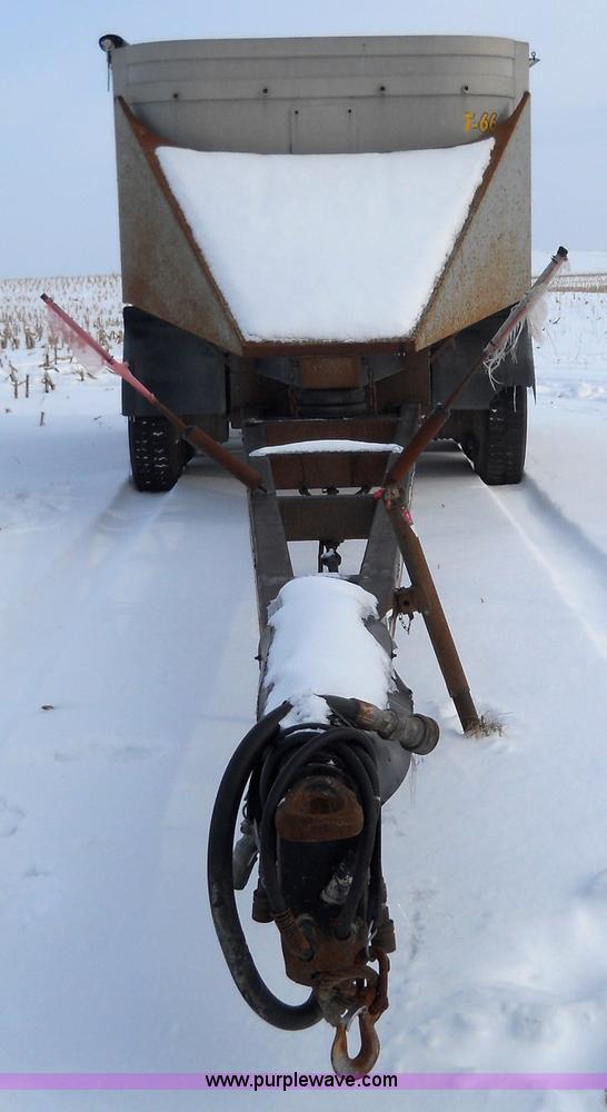 image for item 7799 1977 Stewart pup trailer