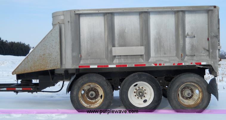 image for item 7799 1977 Stewart pup trailer