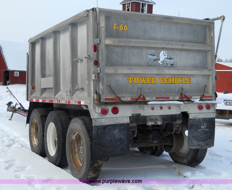 image for item 7799 1977 Stewart pup trailer