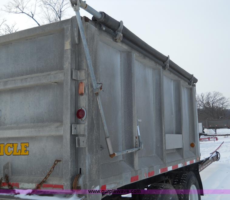 image for item 7799 1977 Stewart pup trailer