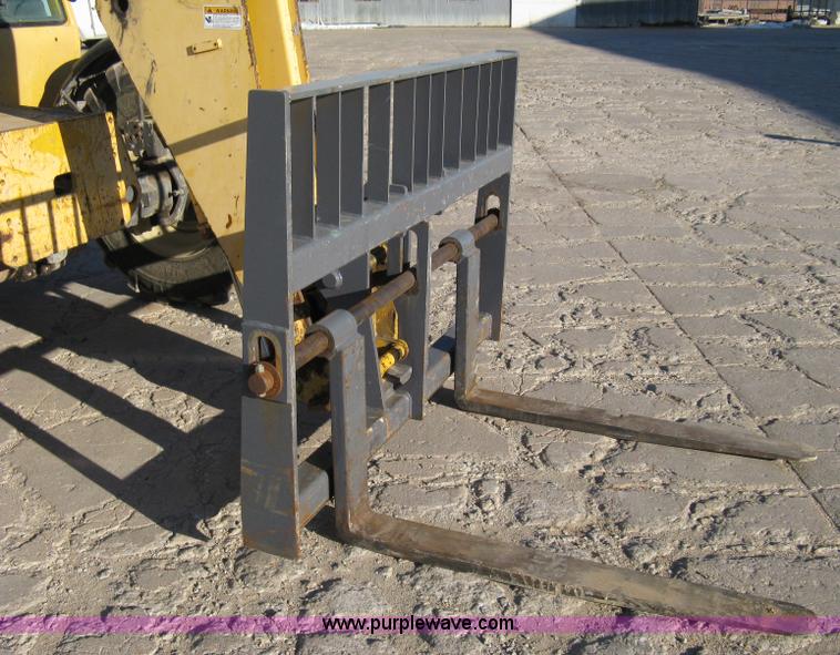 image for item 8115 1998 Gehl DL-8H Dyna Lift telehandler