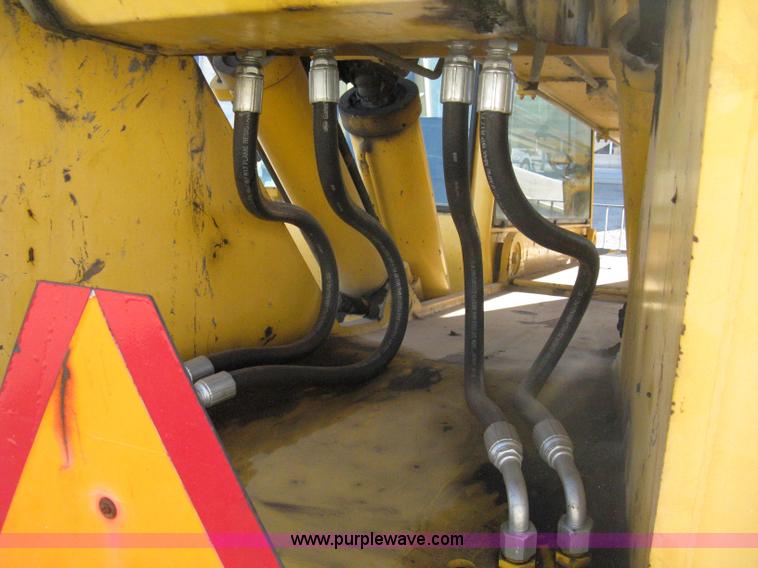 image for item 8115 1998 Gehl DL-8H Dyna Lift telehandler