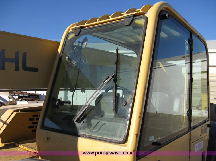 image for item 8115 1998 Gehl DL-8H Dyna Lift telehandler