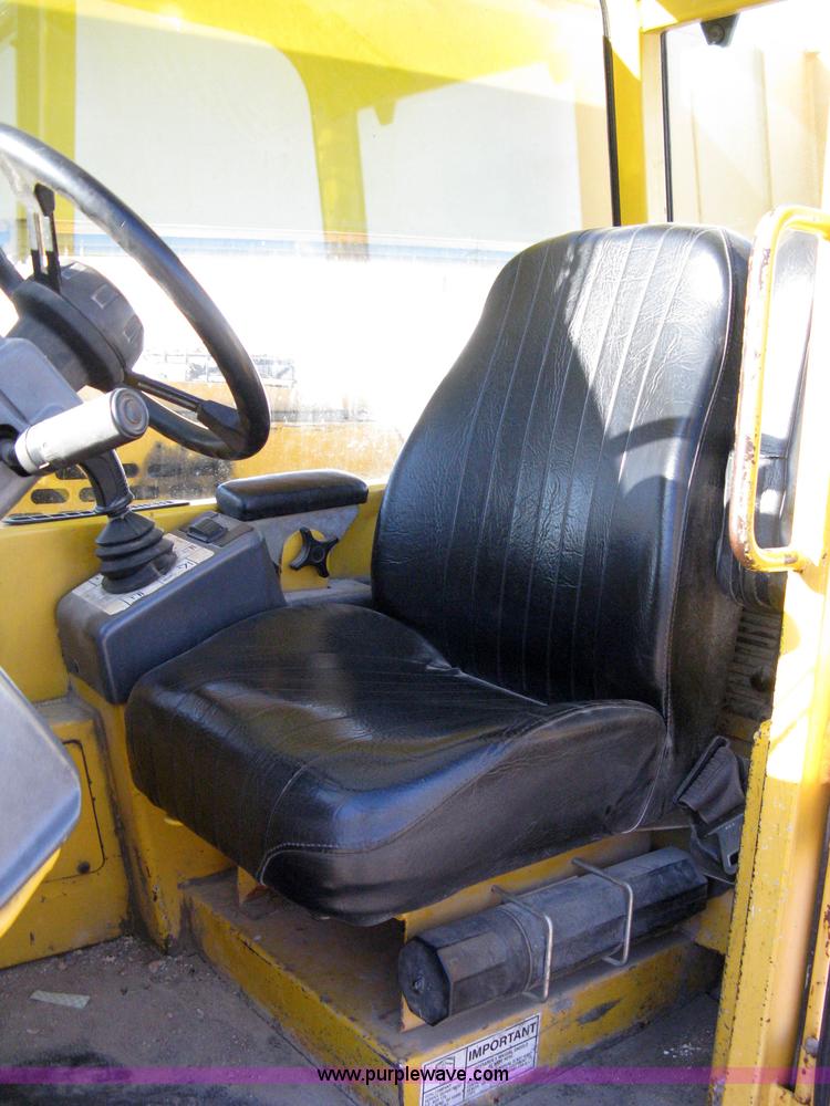 image for item 8115 1998 Gehl DL-8H Dyna Lift telehandler