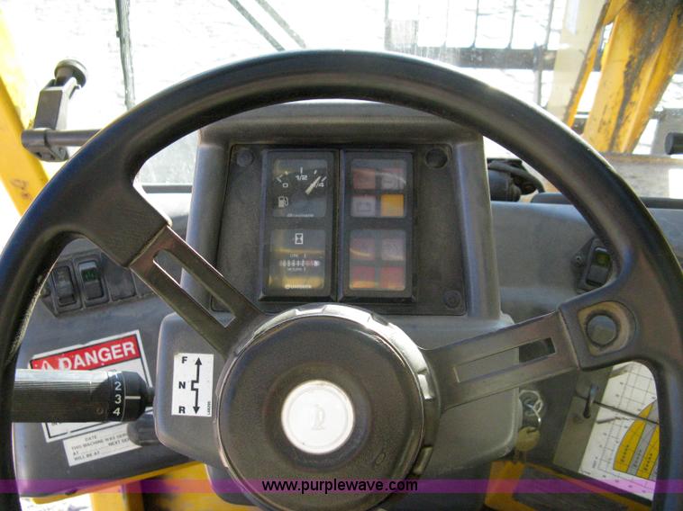 image for item 8115 1998 Gehl DL-8H Dyna Lift telehandler