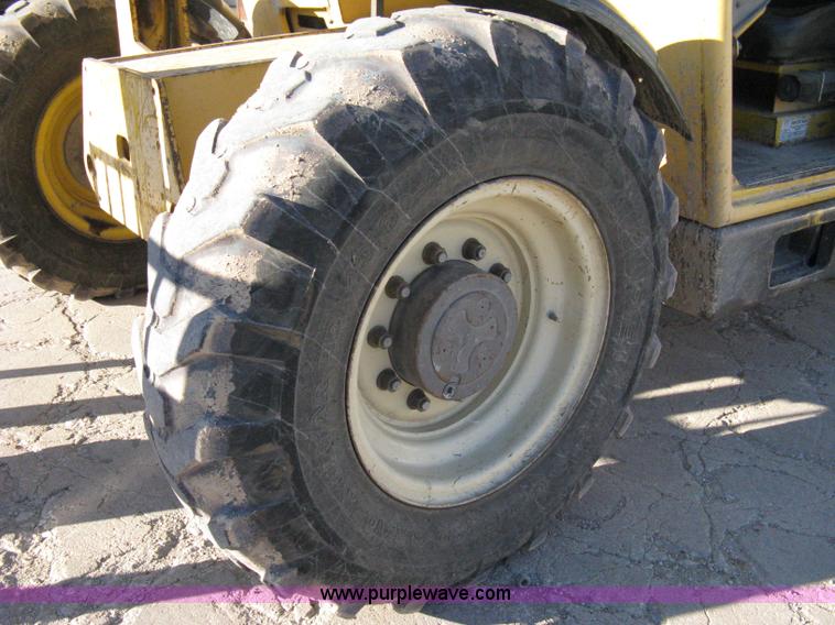 image for item 8115 1998 Gehl DL-8H Dyna Lift telehandler