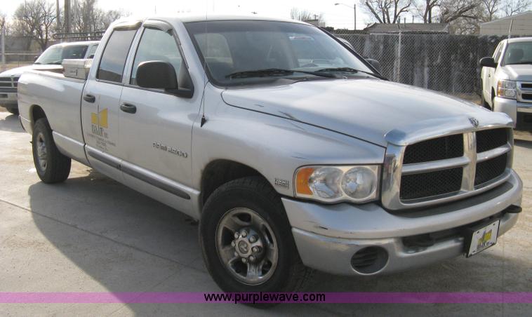image for item 8145 2003 Dodge Ram 2500 SLT Heavy Duty quad-cab pickup truck