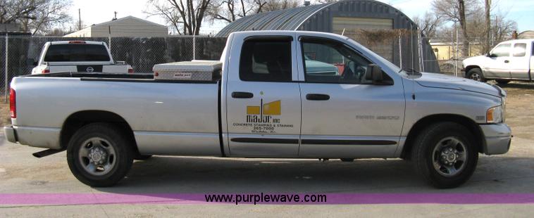 image for item 8145 2003 Dodge Ram 2500 SLT Heavy Duty quad-cab pickup truck