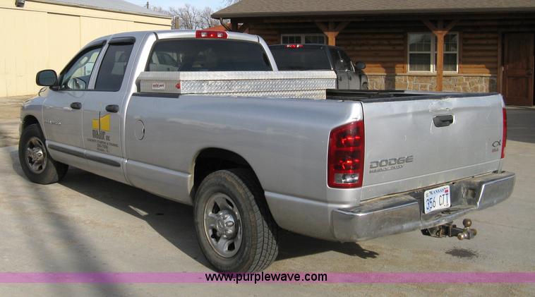 image for item 8145 2003 Dodge Ram 2500 SLT Heavy Duty quad-cab pickup truck