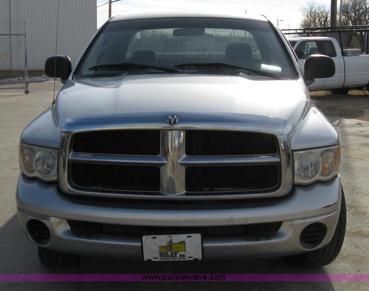 image for item 8145 2003 Dodge Ram 2500 SLT Heavy Duty quad-cab pickup truck