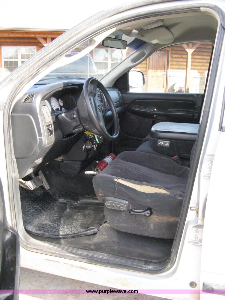 image for item 8145 2003 Dodge Ram 2500 SLT Heavy Duty quad-cab pickup truck