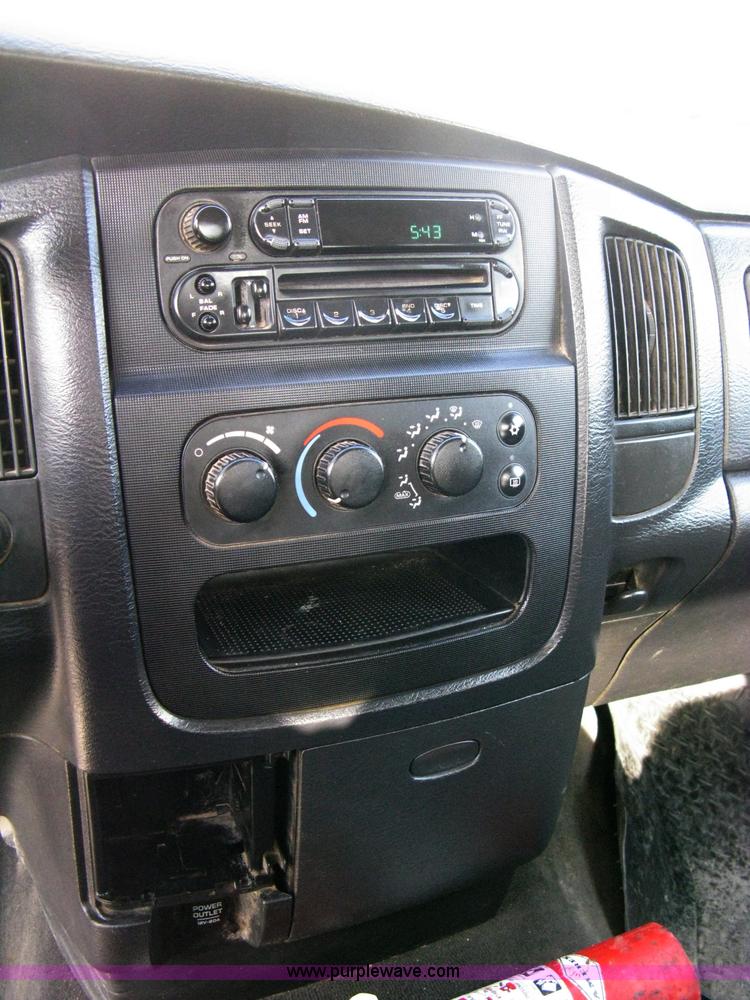 image for item 8145 2003 Dodge Ram 2500 SLT Heavy Duty quad-cab pickup truck