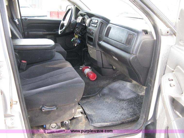 image for item 8145 2003 Dodge Ram 2500 SLT Heavy Duty quad-cab pickup truck