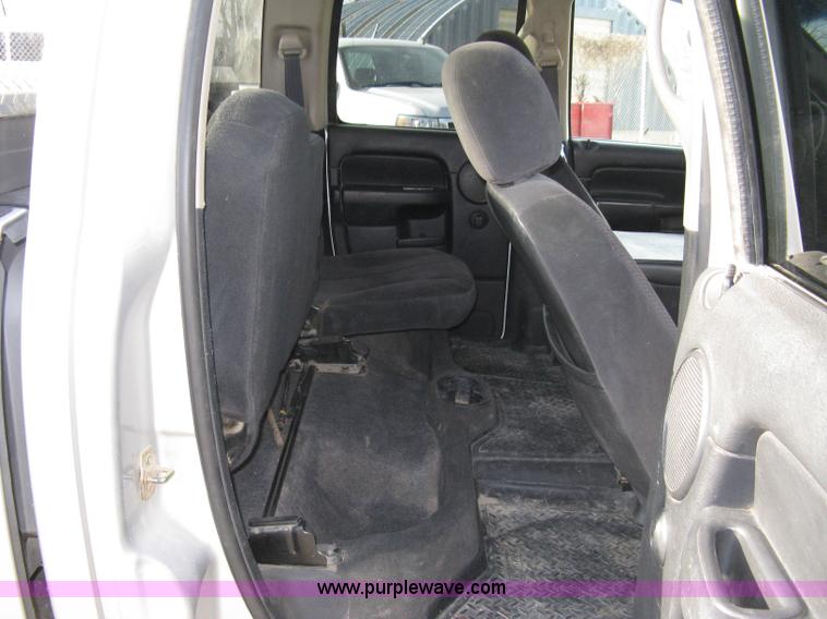 image for item 8145 2003 Dodge Ram 2500 SLT Heavy Duty quad-cab pickup truck