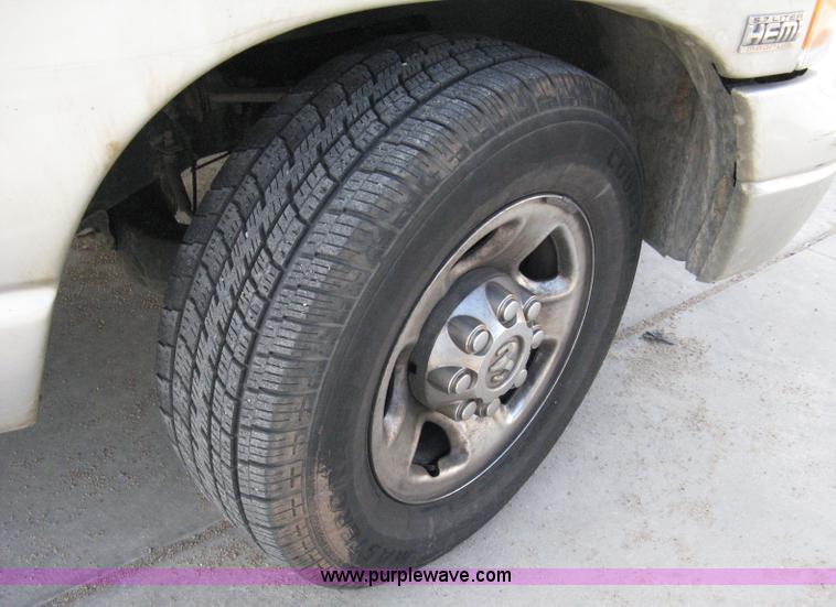 image for item 8145 2003 Dodge Ram 2500 SLT Heavy Duty quad-cab pickup truck