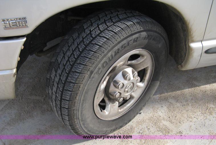 image for item 8145 2003 Dodge Ram 2500 SLT Heavy Duty quad-cab pickup truck