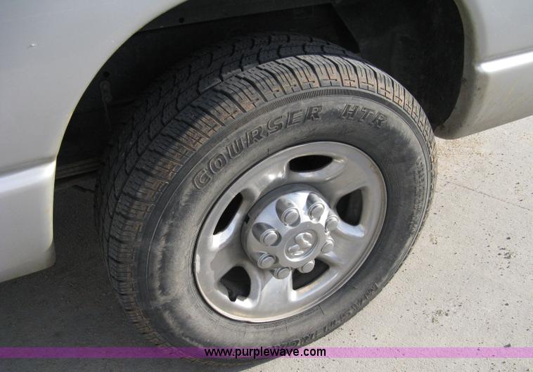 image for item 8145 2003 Dodge Ram 2500 SLT Heavy Duty quad-cab pickup truck