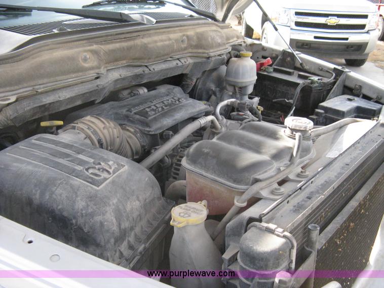 image for item 8145 2003 Dodge Ram 2500 SLT Heavy Duty quad-cab pickup truck