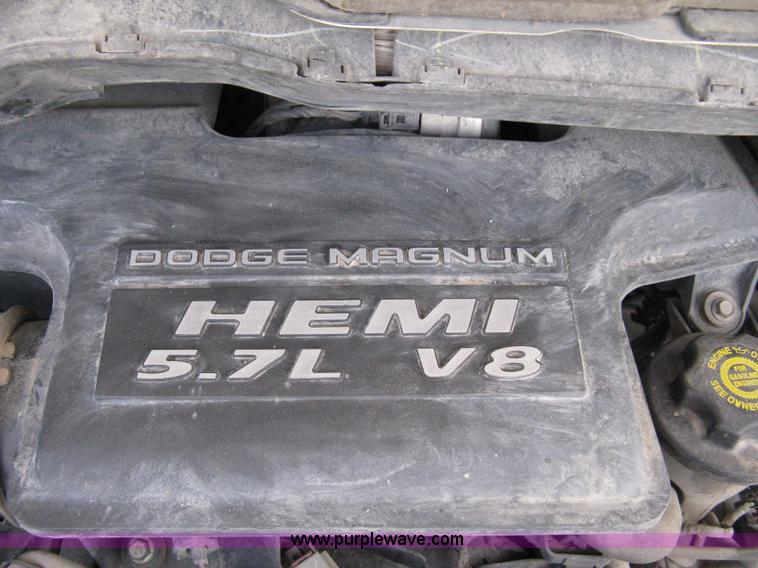 image for item 8145 2003 Dodge Ram 2500 SLT Heavy Duty quad-cab pickup truck