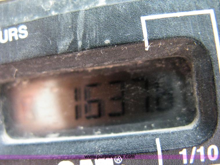 image for item 8146 2004 Caterpillar 236 skid loader