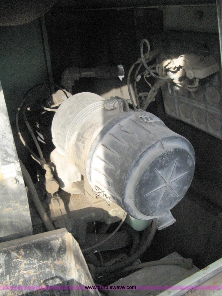 image for item 8148 Sullair 185 mobile compressor