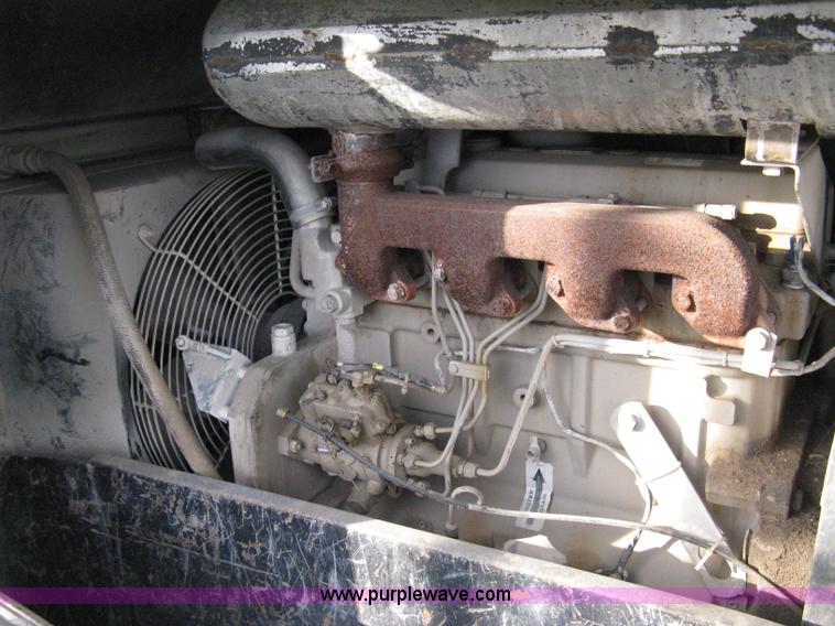 image for item 8148 Sullair 185 mobile compressor