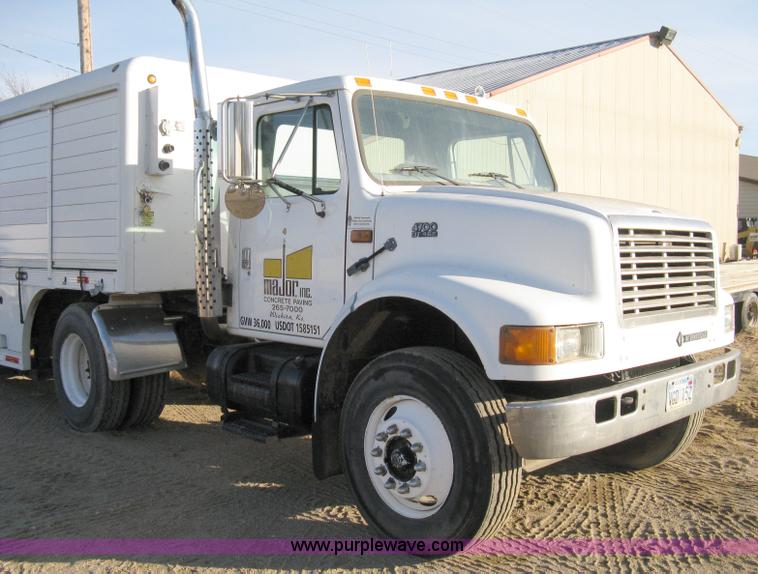 image for item 8149 1995 International 4700 single axle semi truck
