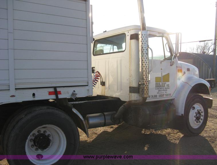 image for item 8149 1995 International 4700 single axle semi truck