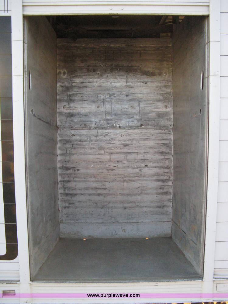 image for item 8150 1981 Hackney & Sons beverage trailer