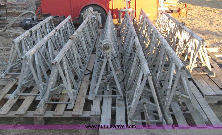 image for item 8153 Mirrison vibrating screed