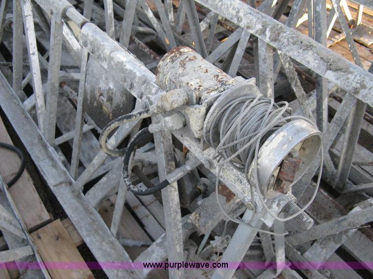 image for item 8153 Mirrison vibrating screed