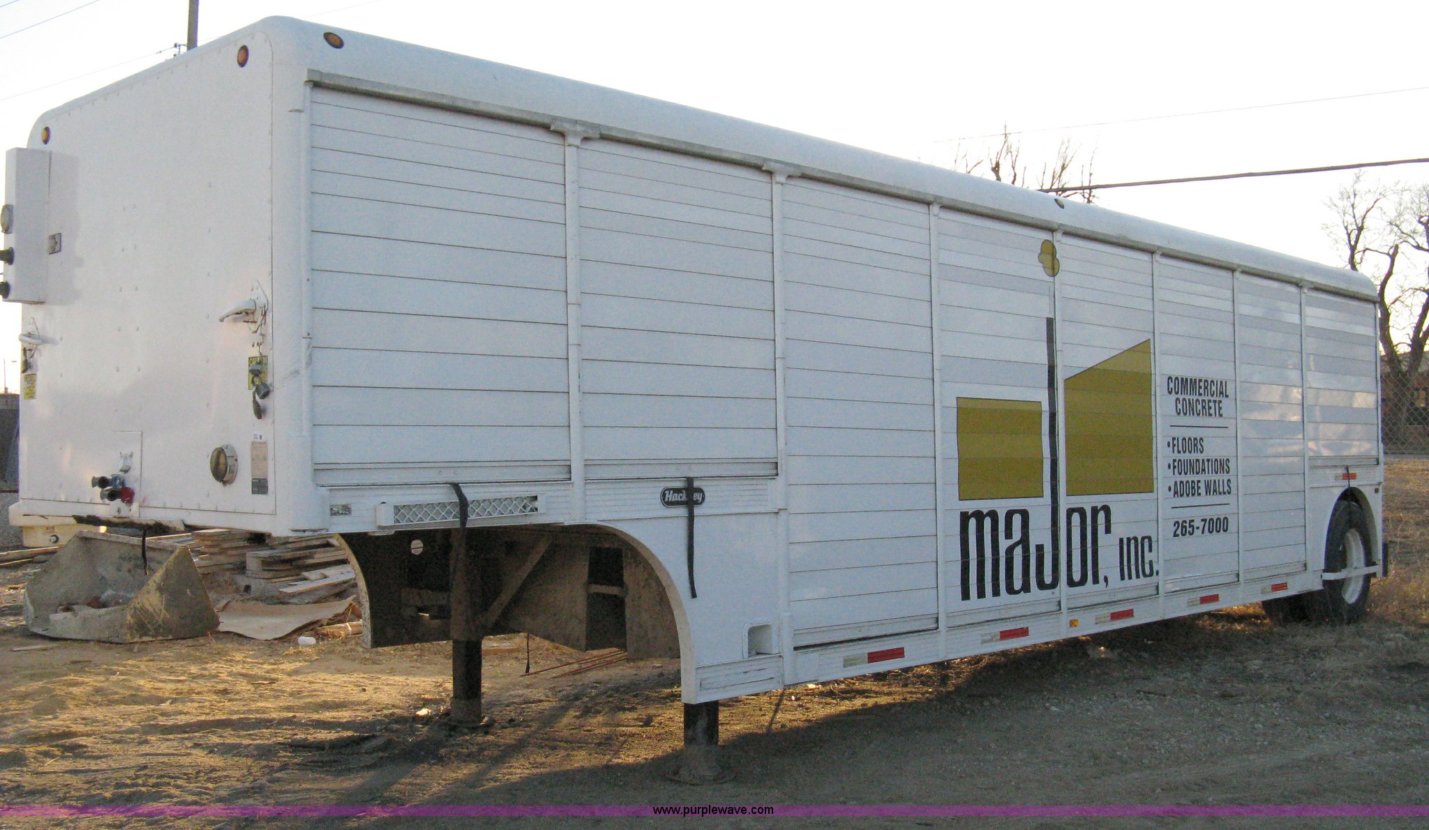 1982 Hackney & Sons beverage trailer in Wichita, KS Item 8151 sold Purple Wave