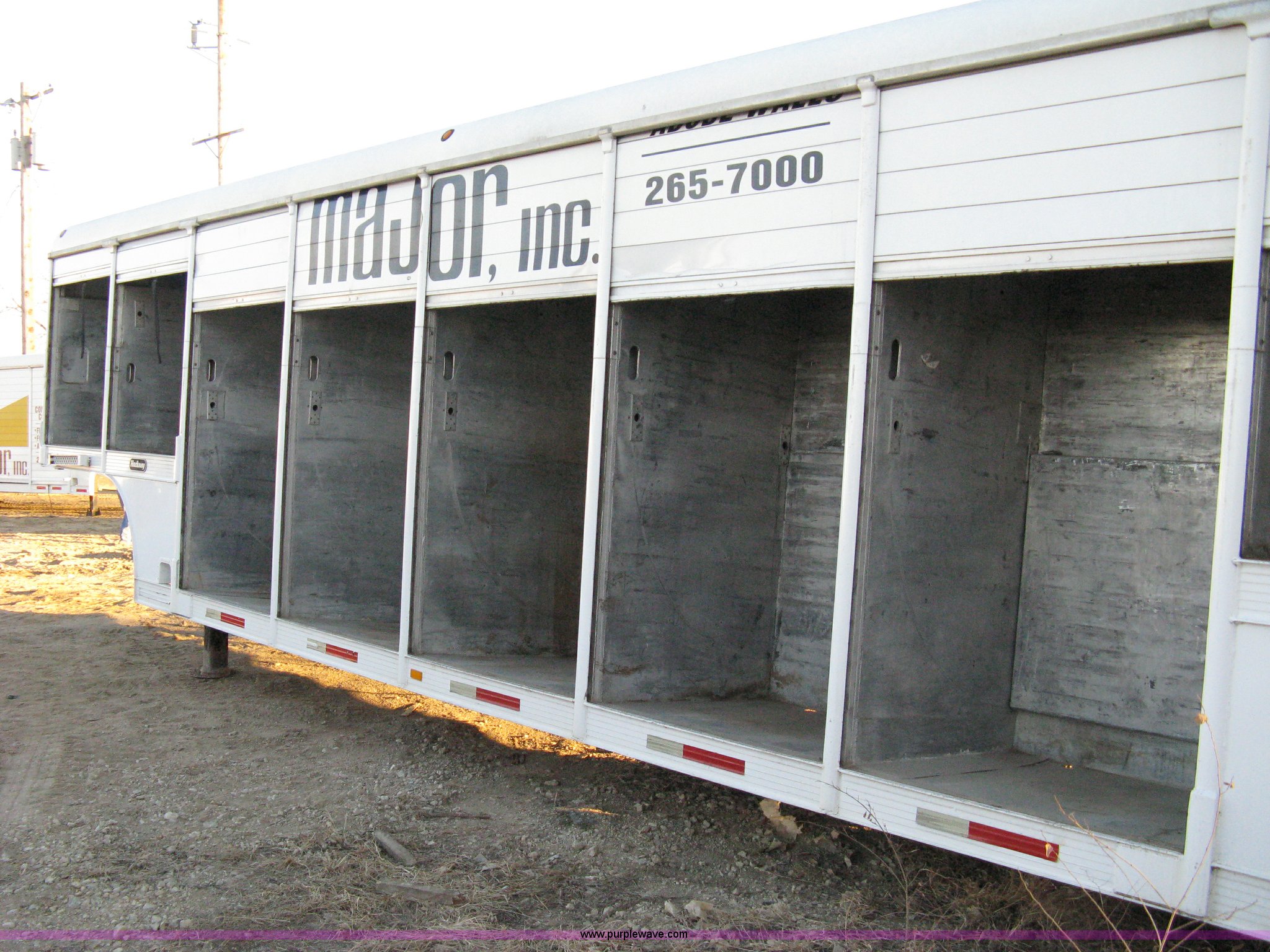 1982 Hackney & Sons beverage trailer in Wichita, KS Item 8151 sold Purple Wave