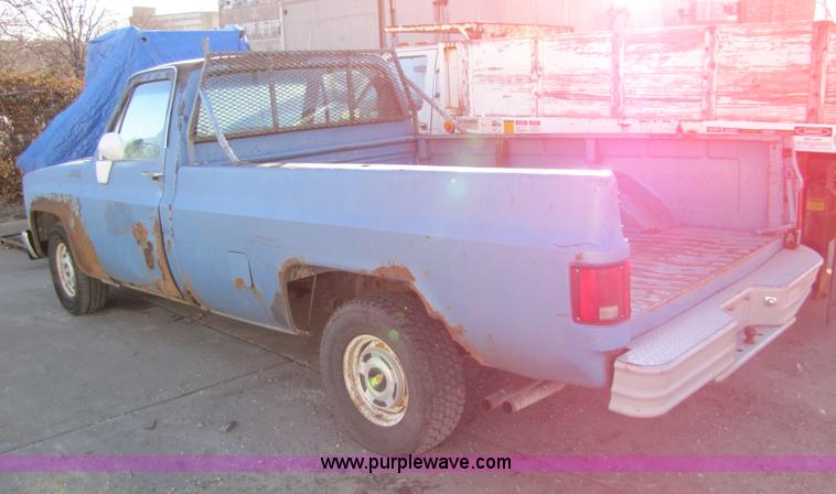 image for item 1501 1985 Chevrolet C10 Custom Deluxe pickup truck