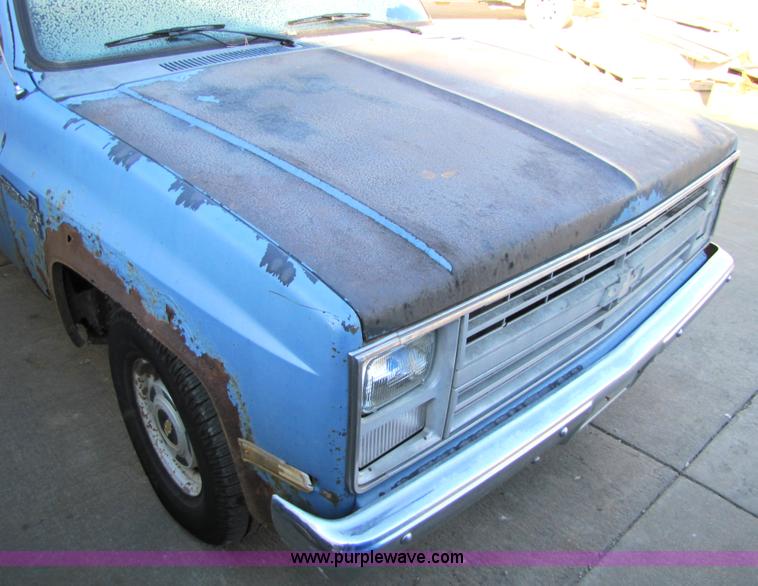 image for item 1501 1985 Chevrolet C10 Custom Deluxe pickup truck