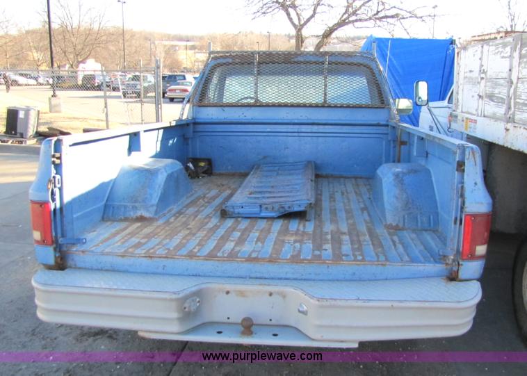 image for item 1501 1985 Chevrolet C10 Custom Deluxe pickup truck
