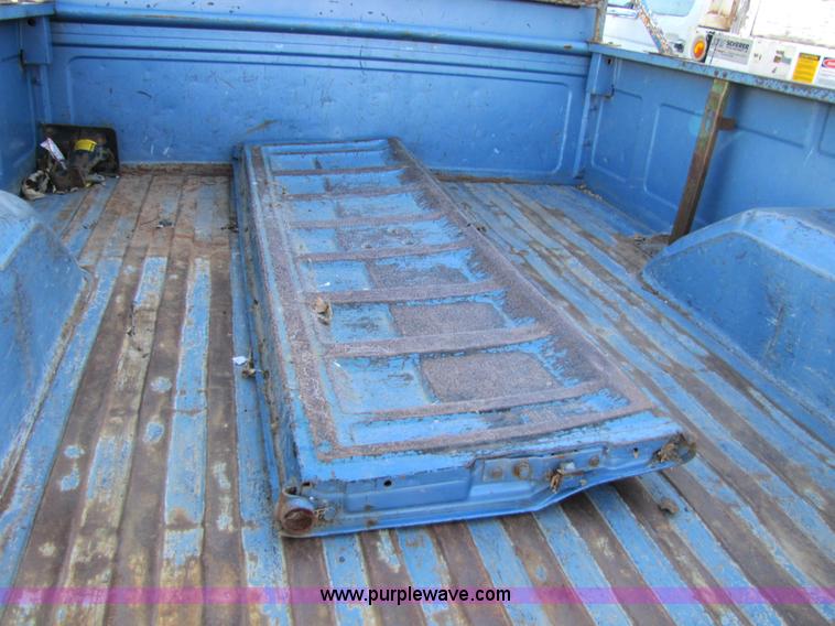 image for item 1501 1985 Chevrolet C10 Custom Deluxe pickup truck