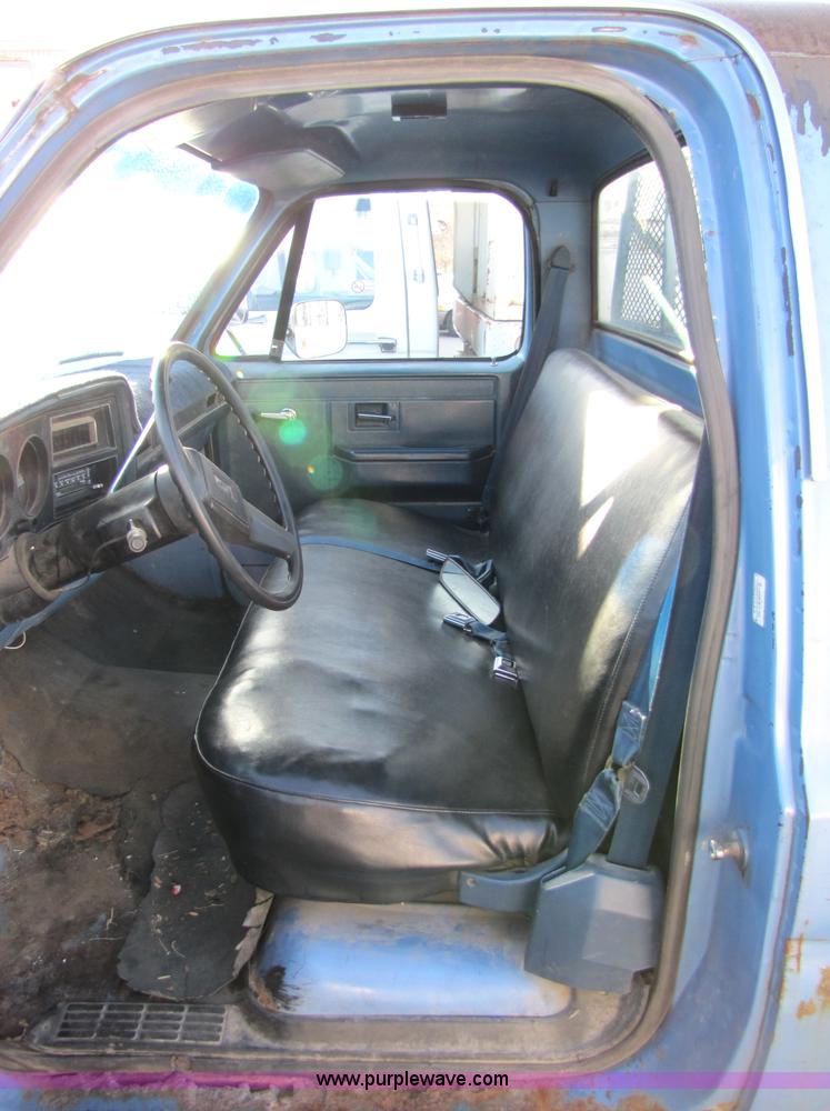 image for item 1501 1985 Chevrolet C10 Custom Deluxe pickup truck