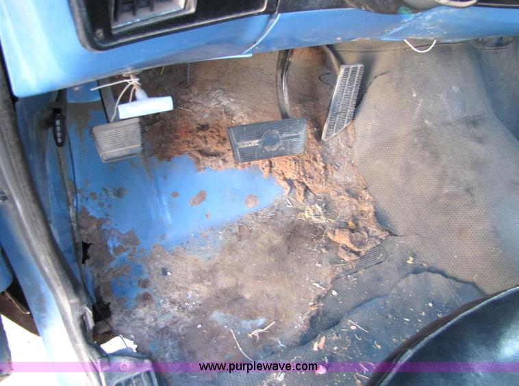 image for item 1501 1985 Chevrolet C10 Custom Deluxe pickup truck