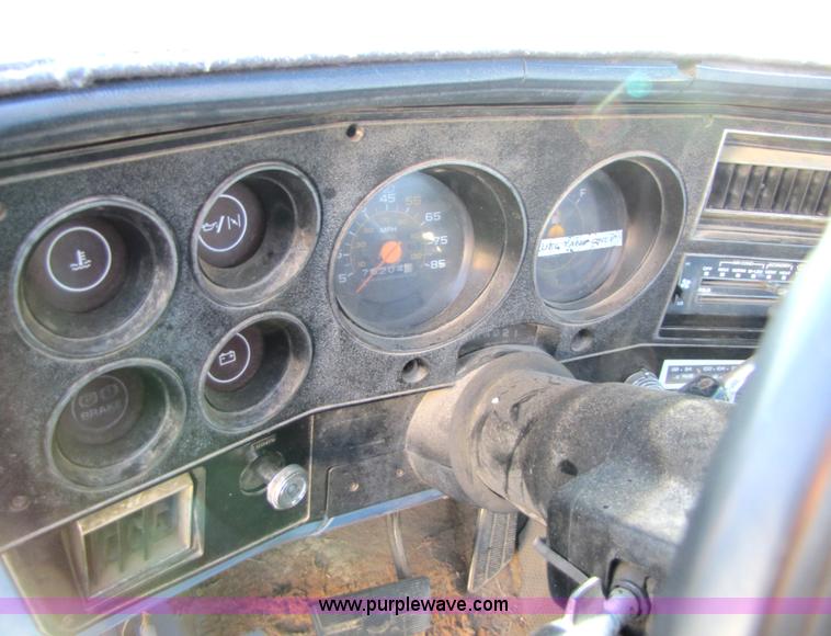 image for item 1501 1985 Chevrolet C10 Custom Deluxe pickup truck