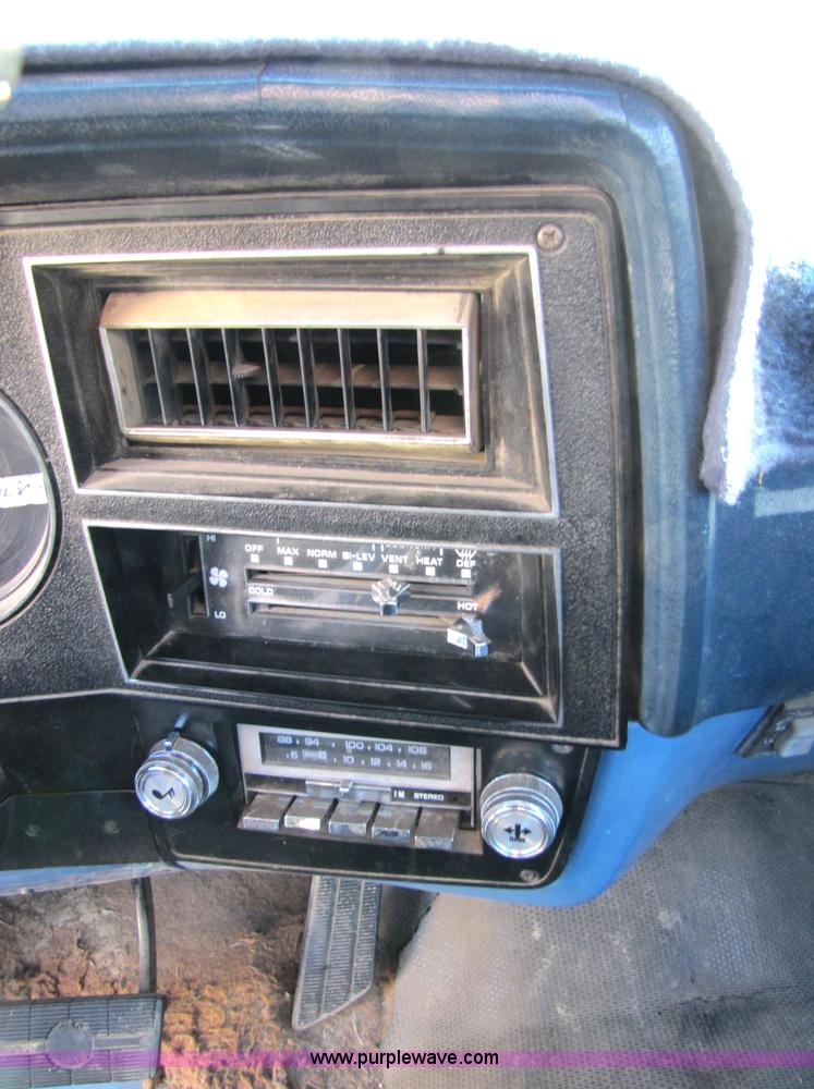 image for item 1501 1985 Chevrolet C10 Custom Deluxe pickup truck