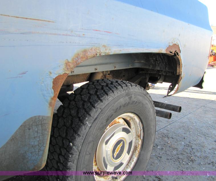 image for item 1501 1985 Chevrolet C10 Custom Deluxe pickup truck