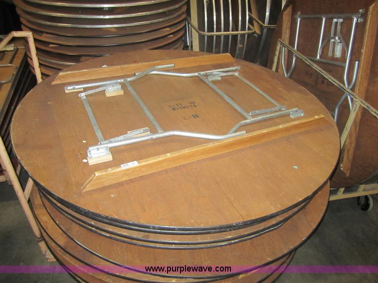 image for item 3244 (35) 72" round tables