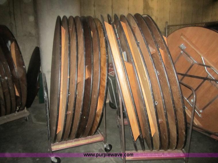 image for item 3244 (35) 72" round tables
