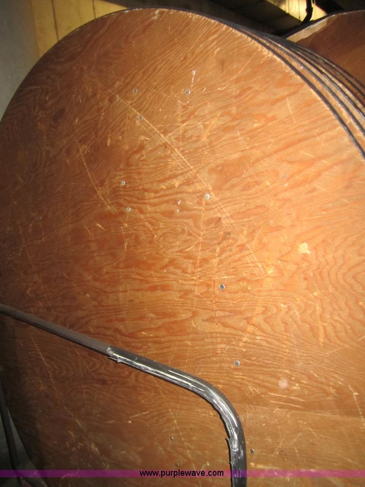 image for item 3244 (35) 72" round tables