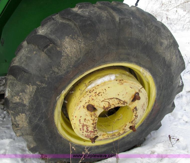 image for item 4011 John Deere 4276DR tractor