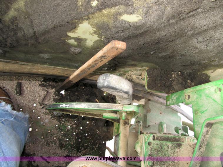 image for item 4011 John Deere 4276DR tractor